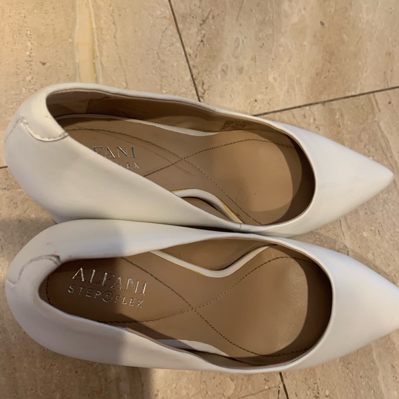 Alfani Women's Classic White Heels - Picture 11 of 11